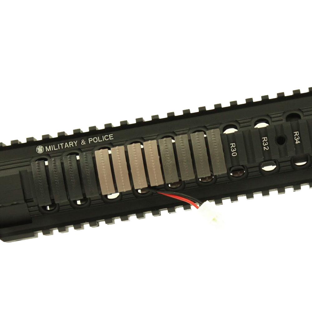 Clips de protection pour rail RIS avec ergots de maintien (